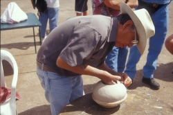 Juan Quezada making a pot