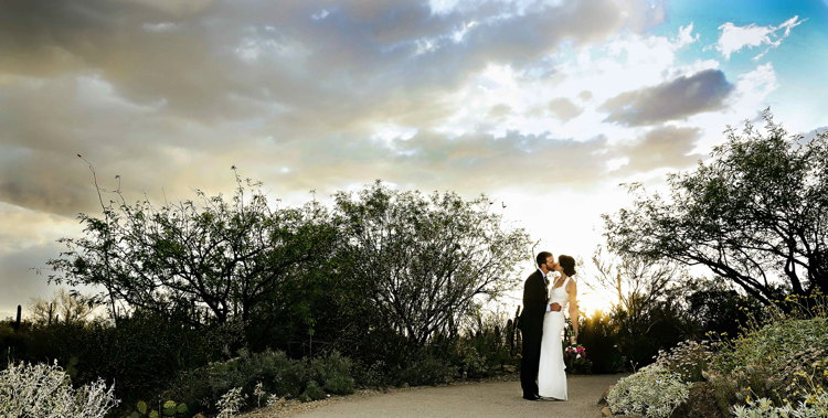 Wells-Wick_Sunset_kiss_Renee_Clancy.jpg